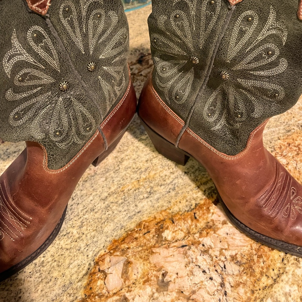 Ariat  Boots